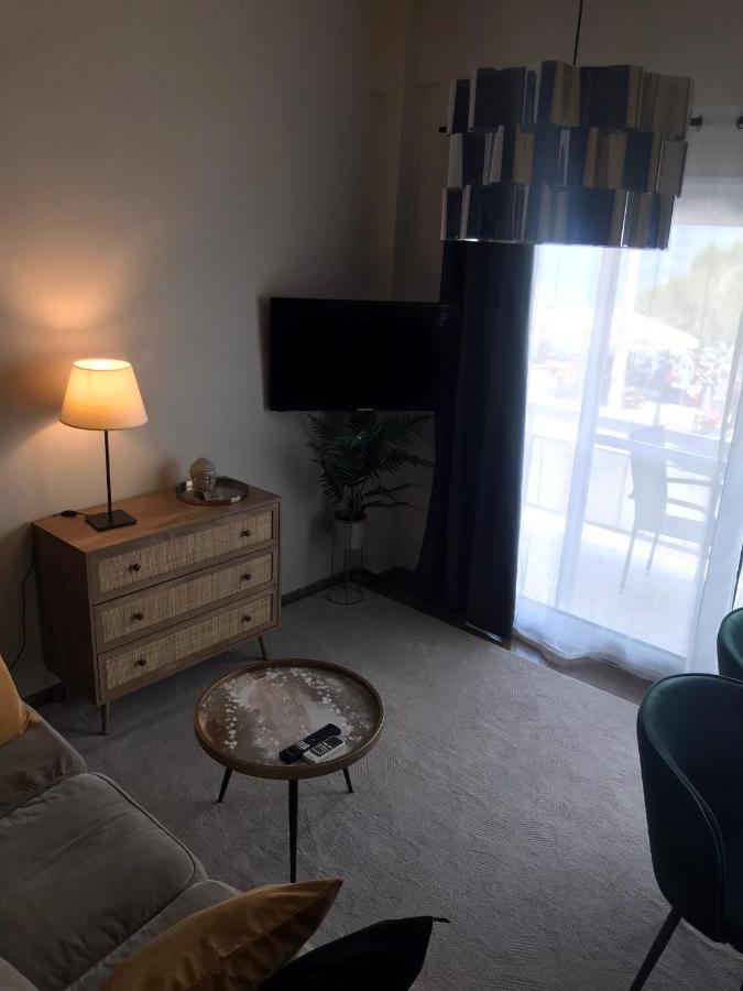 Artemis Apartment *
